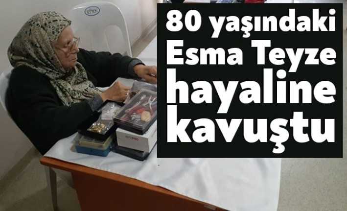 İzmit Belediyesinin Meslek Edindirme Kursları ile tanışan 80 yaşındaki Esma