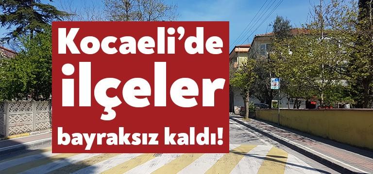 Kocaeli Büyükşehir Belediyesi ile İzmit Belediyesi arasında yaşanan bayrak tartışması