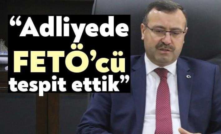 Kocaeli Cumhuriyet Başsavcısı Habib Korkmaz, makamında basın mensupları ile bir