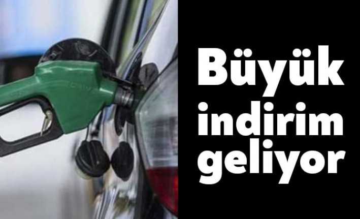 Akaryakıt sektörü kaynaklarından alınan bilgilere göre petrol fiyatlarındaki çöküşten dolayı