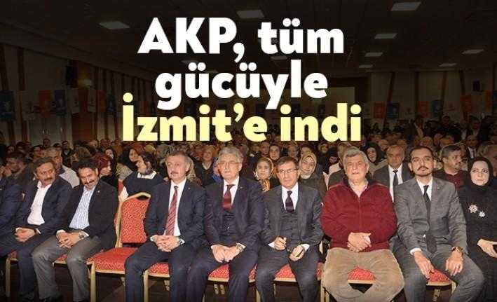 AKP İzmit İlçe Danışma toplantısında eski ve yeni tüm isimler,