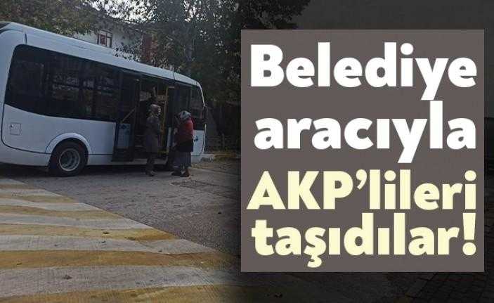 Derince’de bugün AKP’nin delege seçimleri var. Derince Belediyesi’nin resmi plakalı