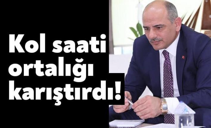 Körfez Belediye Başkanı Şener Söğüt'ün kol saati ortalığı karıştırdı. Dünyaca