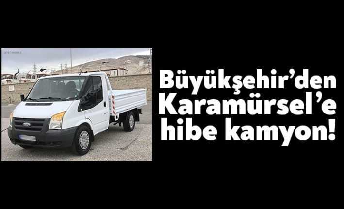 Kocaeli Büyükşehir Belediyesi meclis toplantısında 2009 model bir kamyoneti Karamürsel