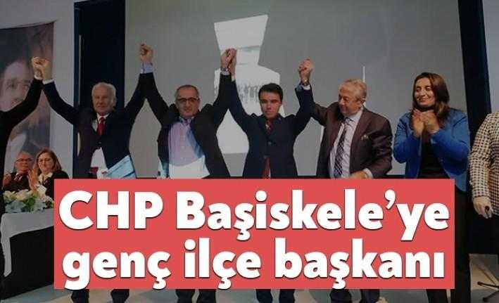 CHP Başiskele İlçe Örgütü Olağan Kongresi’nde genç Avukat Anıl Acurman