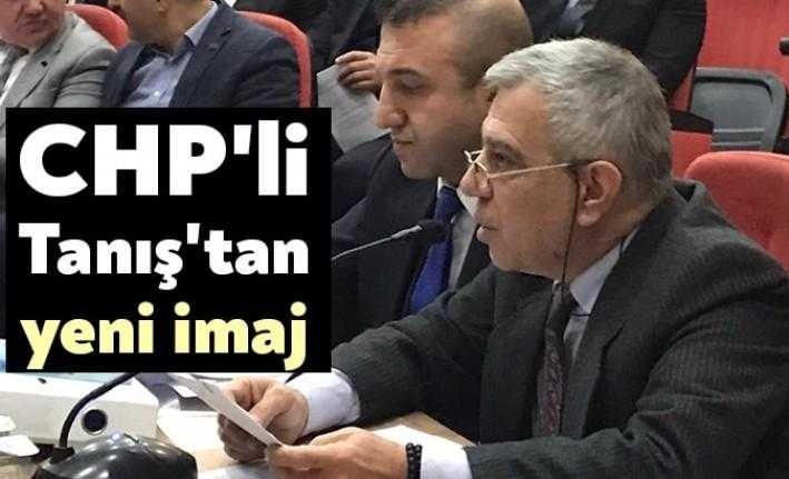 Kocaeli Büyükşehir Belediye Meclis Üyesi Orhan Tanış, saç stilini değiştirdi