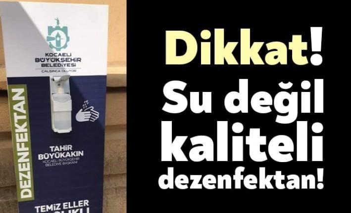 Büyükşehir Belediyesi tarafından kentin çeşitli noktalarına yerleştirilen el dezenfektanları, bazı