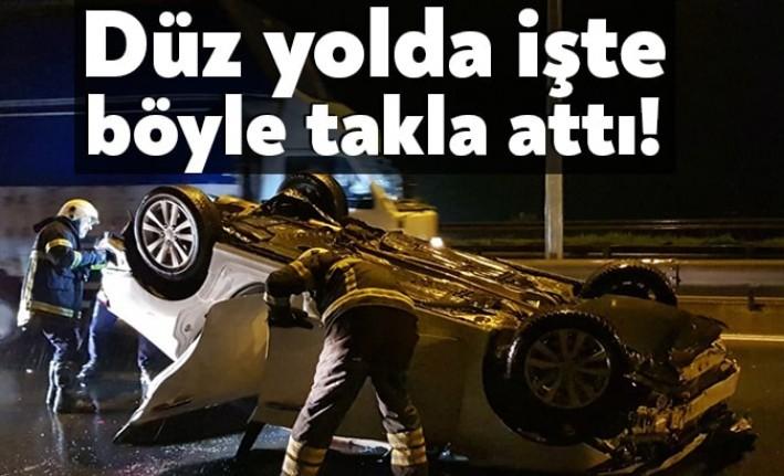 Dilovası Tavşancıl mevkiinde bariyerlere çarpan otomobilin yola devrilmesi sonucu meydana