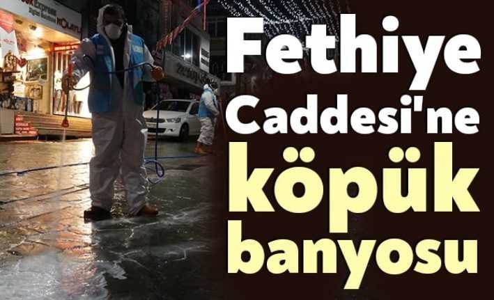 İzmit Belediyesi Temizlik İşleri Müdürlüğü ekipleri İzmit’in en uğrak noktalarından