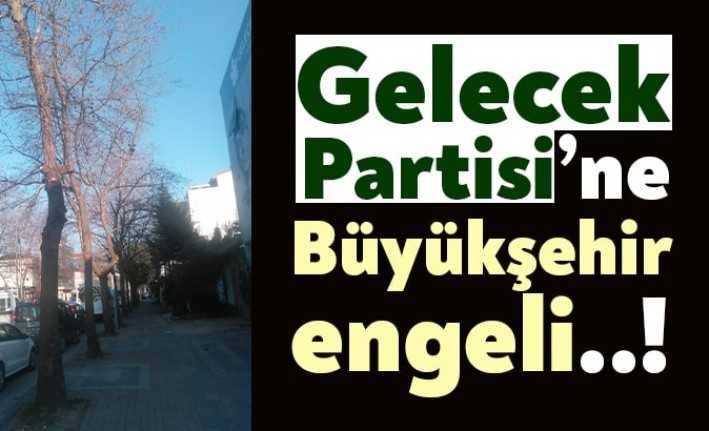 Gelecek Partisi Kocaeli İl Binası önünde bulunan, Demokrasi Bulvarı'nın kaldırımı