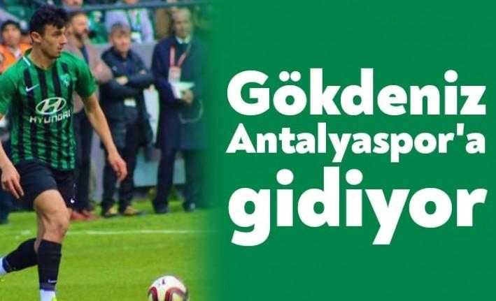 Kocaelispor Başkanı Hüseyin Üzülmez, Gökdeniz Bayrakdar'ın Antalyaspor'la prensipte anlaştığını duyurdu