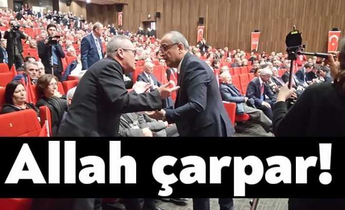 Kocaeli Kongre Merkezi’ndeki CHP İl Kongresi’nde Milletvekili Haydar Akar ve