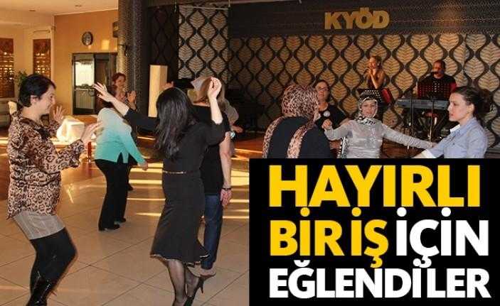 KYÖD Yardım Gönüllüleri, burs alan öğrenci ve ihtiyaç sahibi ailelere
