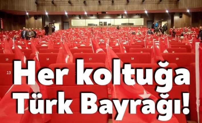 CHP Kocaeli İl Kongresi için Kocaeli Kongre Merkezi Türk Bayraklarıyla