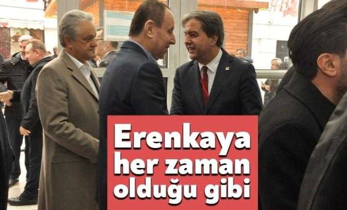 CHP'li Hikmet Erenkaya uzun yıllardır sürdürdüğü geleneğini bozmadı. Erenkaya, CHP