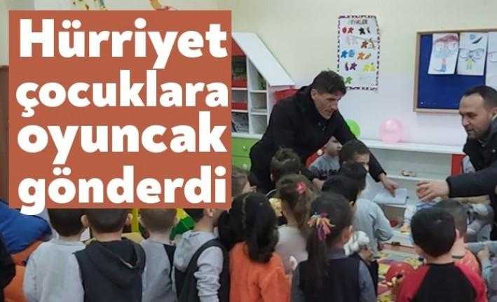 İzmit Belediyesi ve Hayallere Köprü Kuruyoruz Derneği öncülüğünde okullara pelüş