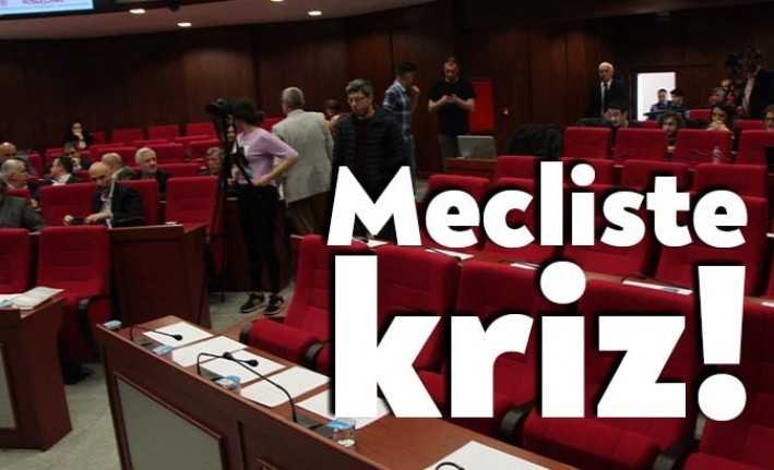 İzmit Belediye Meclisi Mart Ayı Oturumuna AKP’li ve MHP’li meclis