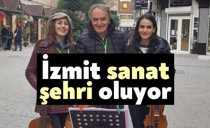 İzmit Belediyesi, Mavi Yeşil Sokak etkinlikleriyle İzmit sokaklarında sanatı canlandırıyor