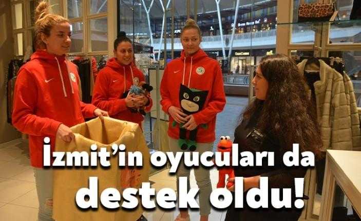 İzmit Belediyespor Kadın Basketbol oyuncuları 41 Burda AVM’de gerçekleşen etkinlikle