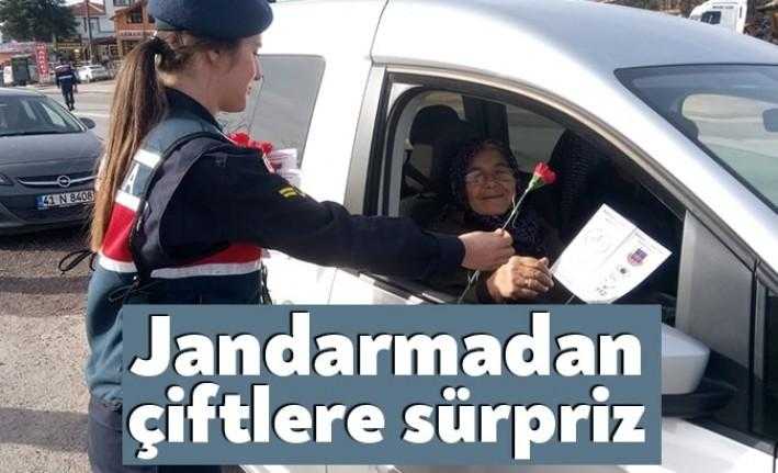 Kocaeli İl Jandarma Komutanlığı ekipleri 14 Şubat sevgililer günü nedeniyle