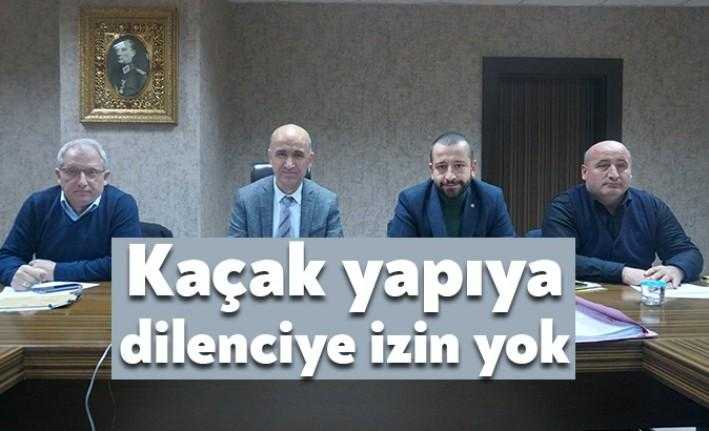 İzmit Belediyesi haftalık encümen toplantısında kaçak yapıya ve dilencilere yönelik