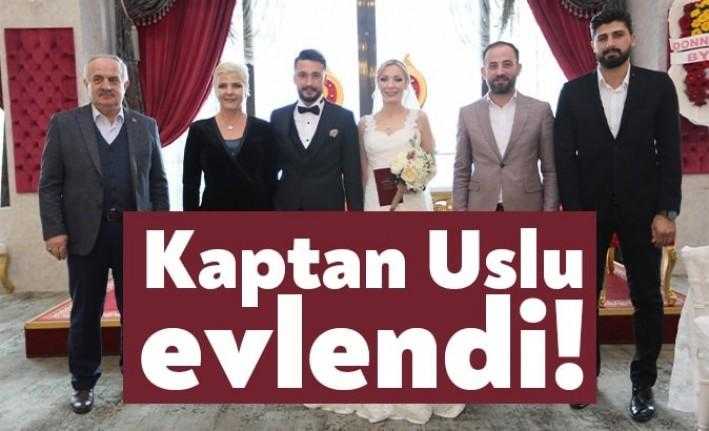 Derincespor Kulübü’nün başarılı oyuncularından, takım kaptanı Sercan Uslu ile Ina
