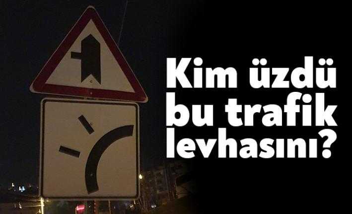 İzmit Bayındırlık Konutları’nda virajlı rampa yön tabelasını üzgün surat ifadesine