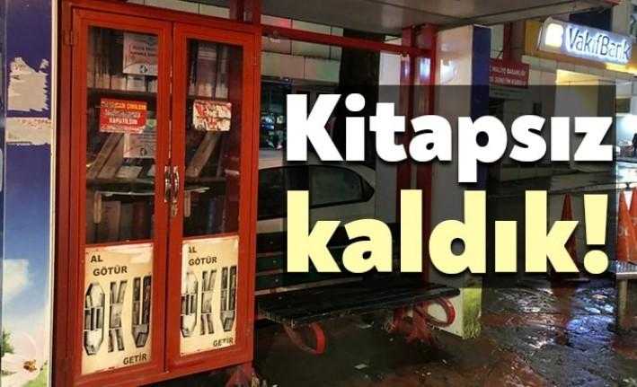 İzmit Belediyesi tarafından Yürüyüş Yolu’nun belirli noktalarına bırakılan kitap duraklarının