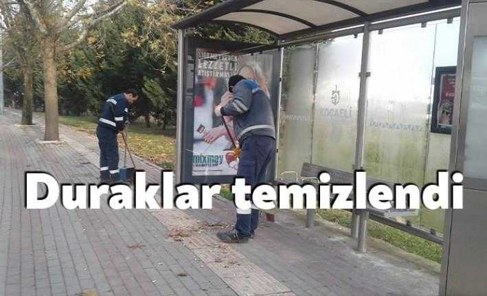 Kocaeli Büyükşehir Belediyesi kent genelinde yer alan otobüs duraklarında temizlik
