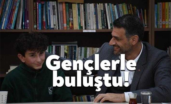 Kartepe Belediye Başkanı Av.M.Mustafa Kocaman, her hafta bir okul hedefiyle