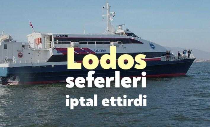 Kocaeli'de kuvvetli lodosun etkisiyle Karamürsel-Hereke arası hizmet veren deniz