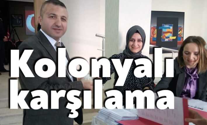 Kocaeli Büyükşehir Belediye Meclisi’nde meclis salonuna girmeden Büyükşehir ekiplerince kolonya