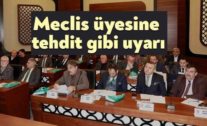 Körfez Belediye Meclisi CHP Grup Başkanvekili Erkan Uygun, AKP’li meclis