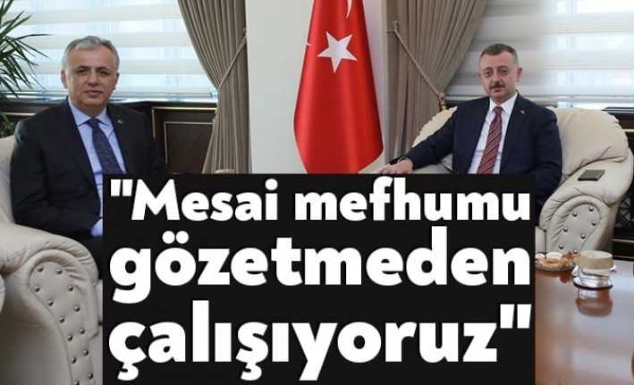 Kocaeli Büyükşehir Belediye Başkanı Tahir Büyükakın, İzmit Kaymakamı Şevket Cinbir