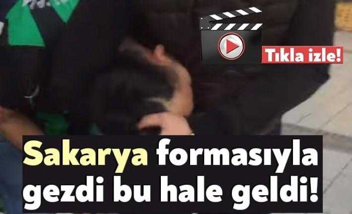 Youtuber Berkay Y., Sakaryaspor formasıyla gezdiği Kocaeli sokaklarında dayak yedi...