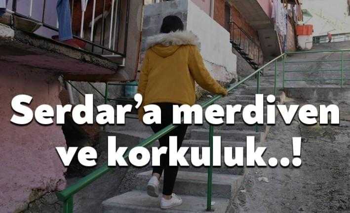 İzmit Belediyesi'ne bağlı ekipler Serdar Mahallesi'nde yer alan merdivenlere beton