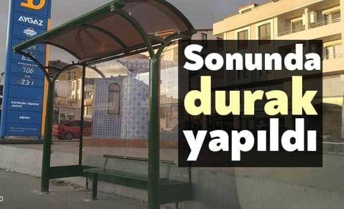 Körfez Yeniyalı Mahallesi D-100 yan yolda açık hava durağı yerine