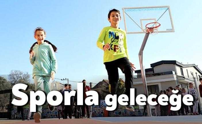 Büyükşehir tarafından düzenlenen Ücretsiz Spor Okulları, atletizm branşında kış dönemde