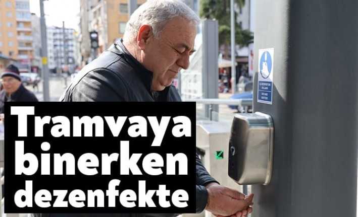 Büyükşehir Belediyesi iştiraklerinden UlaşımPark, tramvay istasyonlarına el dezenfektan cihazları yerleştirerek