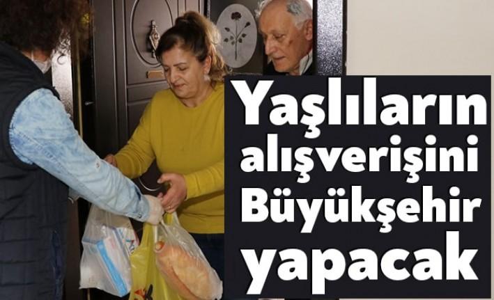 Kocaeli Büyükşehir Belediyesi “Geniş Ailem” projesi ile evlerinden çıkamayan yaşlıların