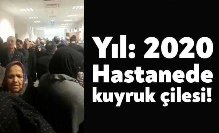 Gebze Fatih Devlet Hastanesi’nde hasta kuyrukları koridorlara taştı. Vatandaşlar duruma