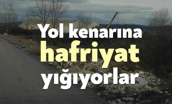Kocaeli Serbest Bölge yolu boyunca eksiklikler bulunuyor. Çukurlar ve yön