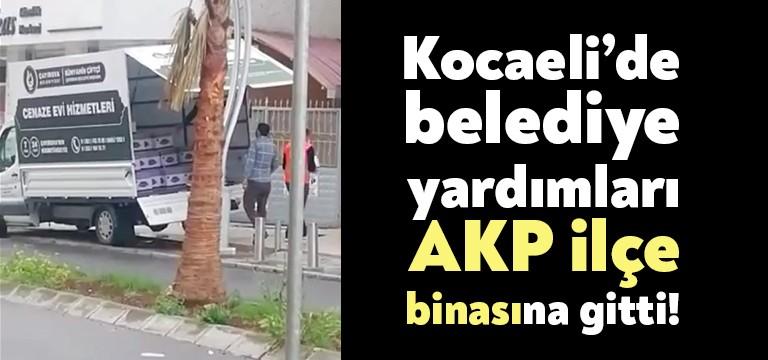 Kocaeli’nin Çayırova ilçesinde AKP’li Çayırova Belediyesi gıda yardımı kolilerini belediyenin