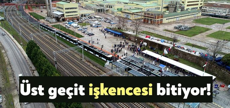 Akçaray tramvay hattını vatandaşların hizmetine sunarak İzmit ilçe merkezinde ulaşımı