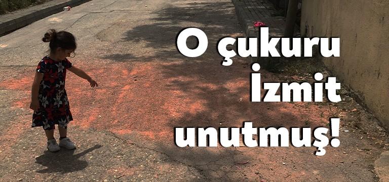 Kocaeli’nin İzmit ilçesinde yer alan Tüysüzler Mahallesi Özlem Sokak’taki çukuru