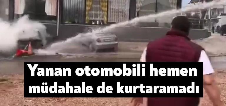 Kartepe Köseköy Mahallesi Çakar Sokak üzerinde bulunan bir apartman önünde