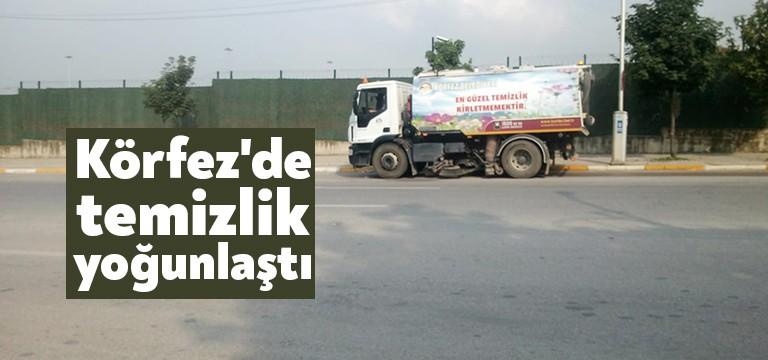 Körfez Belediyesi Temizlik İşleri Müdürlüğü ekipleri, yoğun bir şekilde ilçe