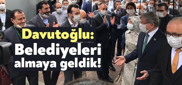 Eski Başbakan, Gelecek Partisi Genel Başkanı Ahmet Davutoğlu, bugün eşi