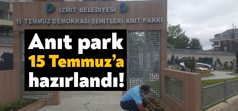 İzmit Belediyesi Park ve Bahçeler Müdürlüğü ekipleri, 15 Temmuz Demokrasi