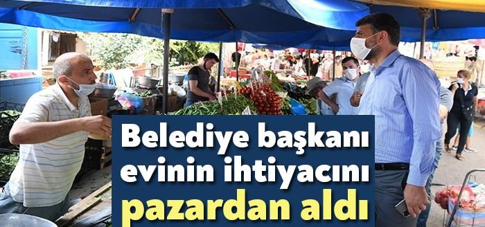 Kartepe Belediye Başkanı Av.M.Mustafa Kocaman, İstasyon Mahallesi’nde kurulan Salı Pazarı’nda